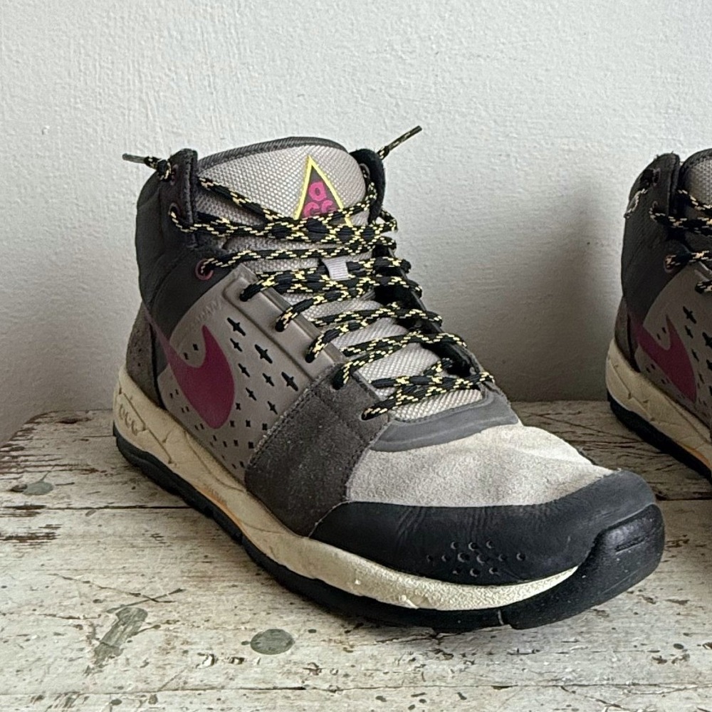 Rare Nike ACG Air Alder Mid Hiking Boots Grey Pink Brown 599660-060 Men's 11 - Picture 7 of 11